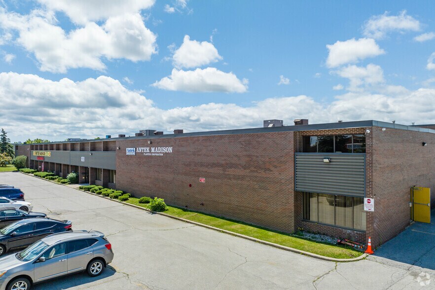More Photos Of 80-100 Finchdene Sq, Toronto Warehouse For Lease