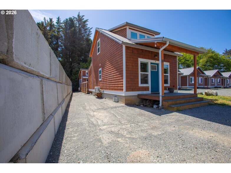 More Photos Of 29940 Harbor Way, Gold Beach Apartments For Sale