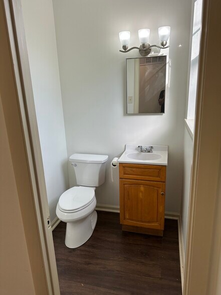 More Photos Of 1750 Costner Dr, Warrington Warehouse For Lease