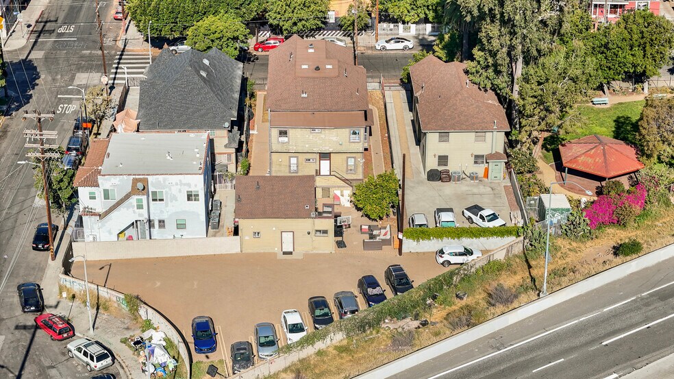 More Photos Of 1978 Estrella Ave, Los Angeles Apartments For Sale