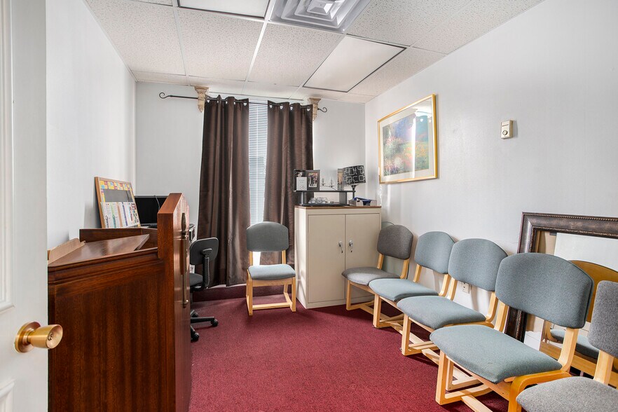 More Photos Of 135 N Church St, Kalamazoo Office Residential For Sale