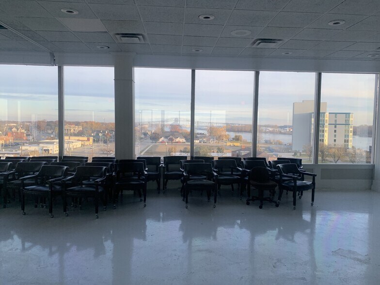More Photos Of 511 Fort St, Port Huron Office Residential For Sale