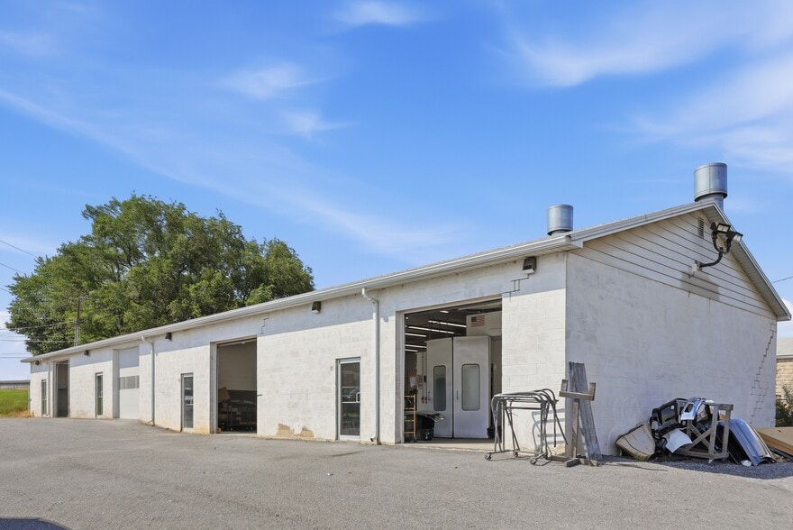 More Photos Of 1728 N Market St, Frederick Warehouse For Sale