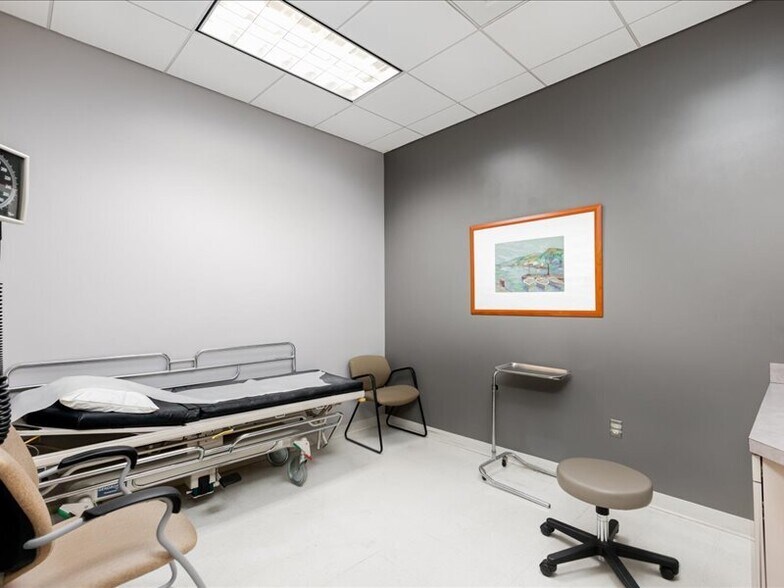 More Photos Of 6785 Business Pky, Elkridge Research And Development For Sale