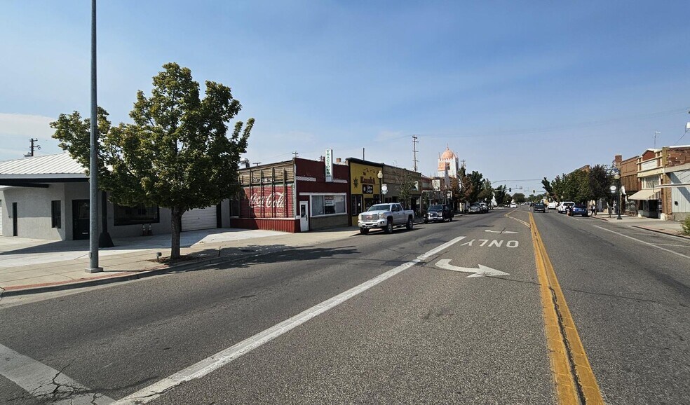 More Photos Of 129 Broadway Ave S, Buhl Auto Repair For Sale