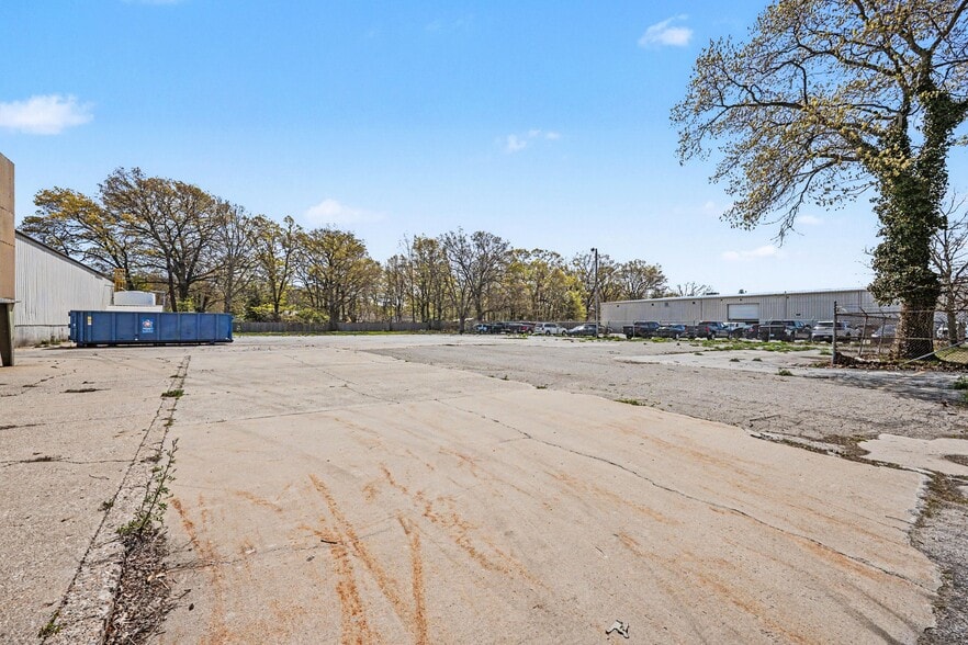 More Photos Of 1985 E Laketon Ave, Muskegon Manufacturing For Sale