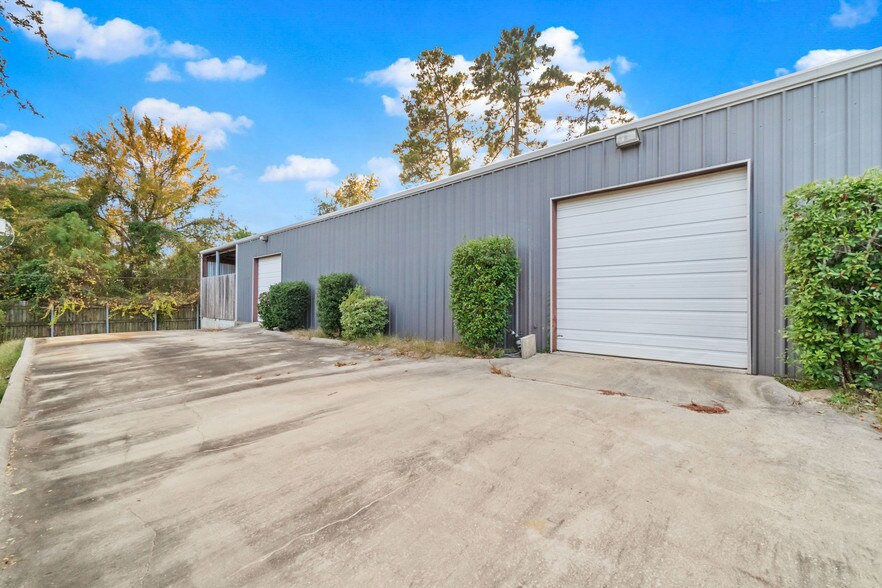 More Photos Of 32219 Tamina Rd, Magnolia Distribution For Lease