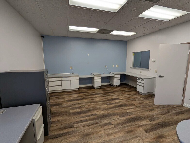 More Photos Of 980 E Foothill Blvd, Upland Office For Sale