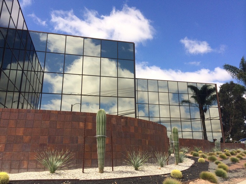 More Photos Of 2023 W Vista Way, Vista Medical For Sale