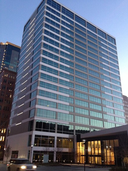 More Photos Of 300 Throckmorton St, Fort Worth Office For Sale