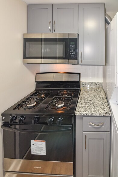 More Photos Of 15 Sollers Point Rd, Dundalk Multifamily For Sale
