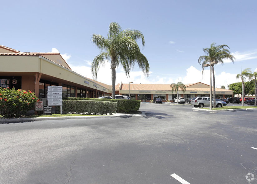 More Photos Of 450 NE 20th St, Boca Raton General Retail For Lease