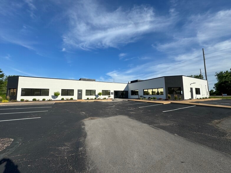 More Photos Of 640 Cepi Dr, Chesterfield Office For Sale