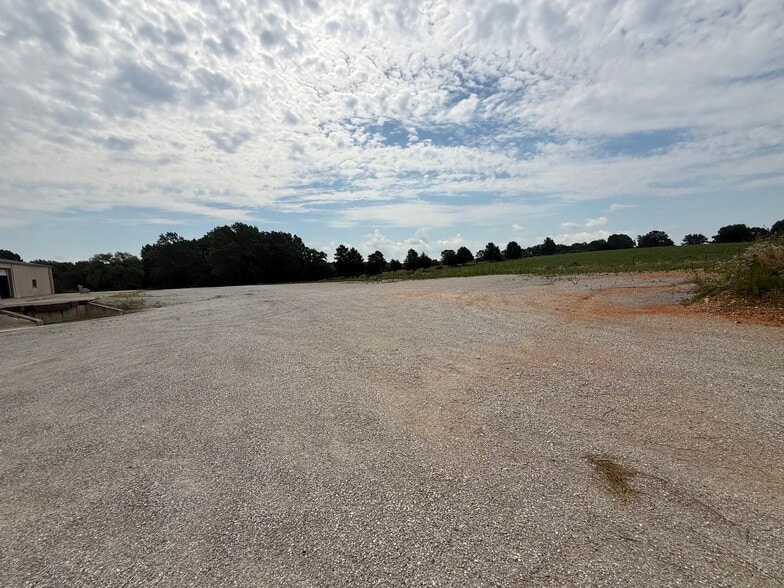More Photos Of 23290 Lawrence 1090, Monett Industrial For Lease