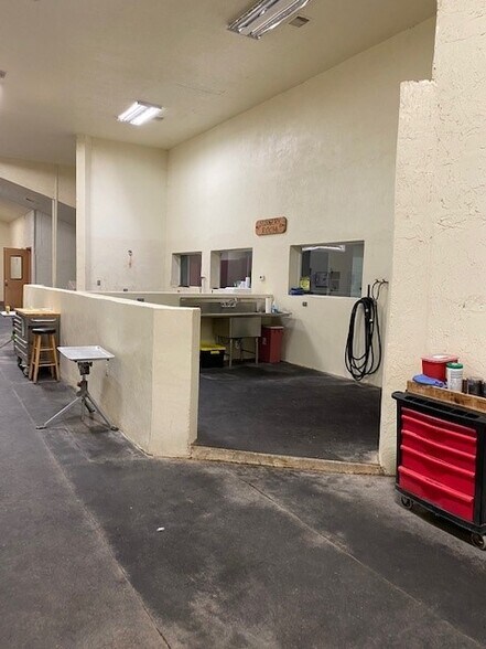 More Photos Of 707 Woods Rd, Brookshire Warehouse For Sale