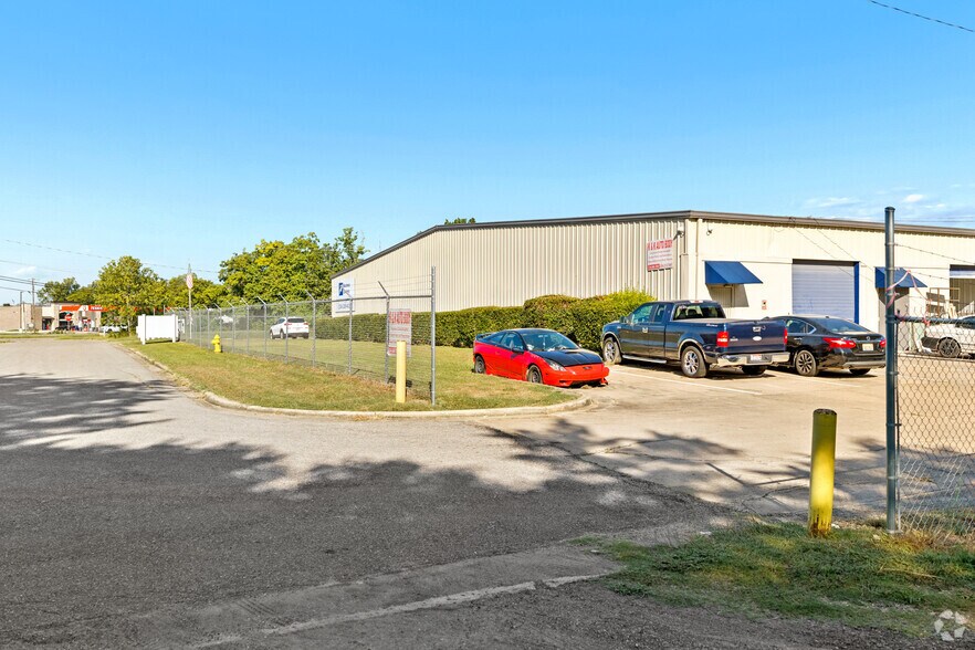 More Photos Of 4922-4932 Catherine Dr, Montgomery Warehouse For Lease