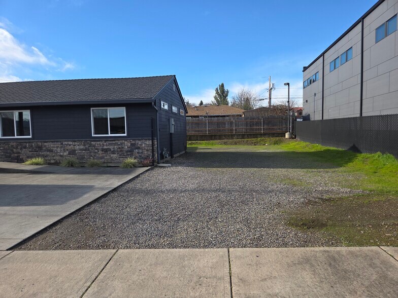 More Photos Of 15455 SE 94th Ave, Happy Valley Office For Lease