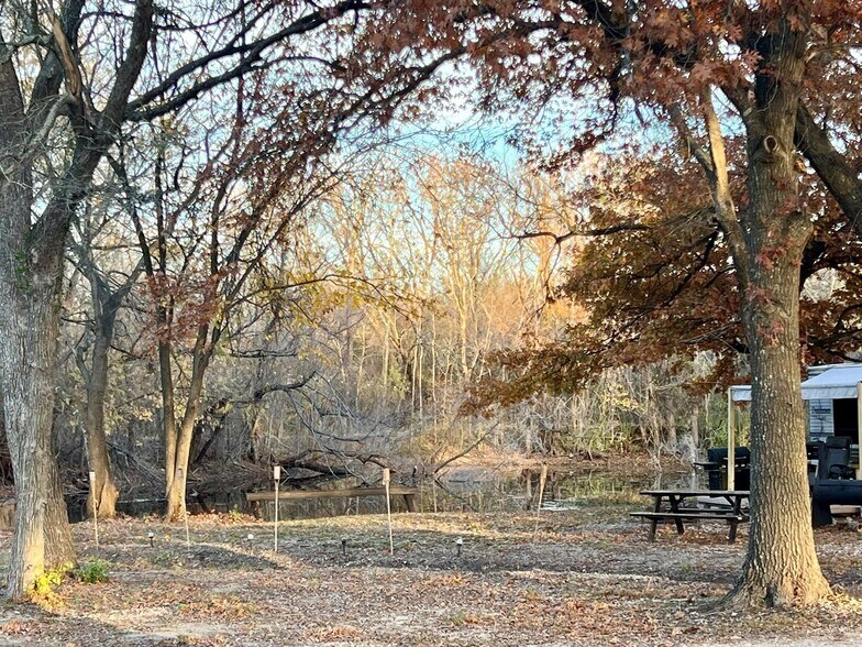 More Photos Of 6869 State 121 hwy, Bonham Specialty For Sale