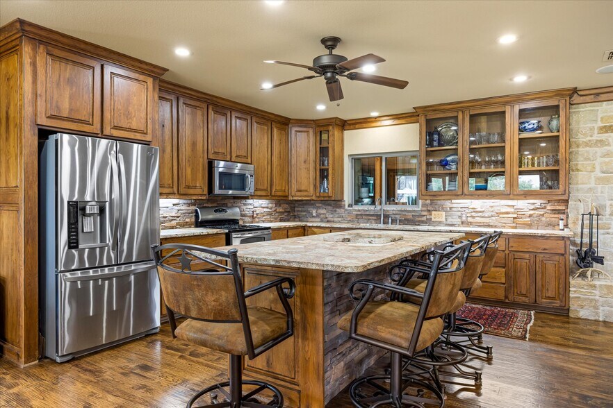 More Photos Of 1904 Floyd Rd, Weatherford Specialty For Sale