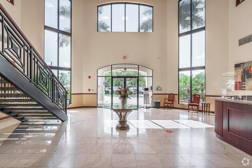 More Photos Of 850 NW Federal Hwy, Stuart Office For Lease