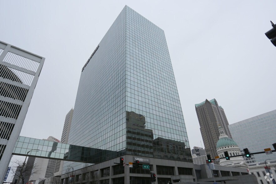 More Photos Of 10 S Broadway, Saint Louis Office For Lease