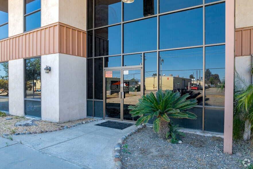 More Photos Of 3801 Standard St, Bakersfield Manufacturing For Lease
