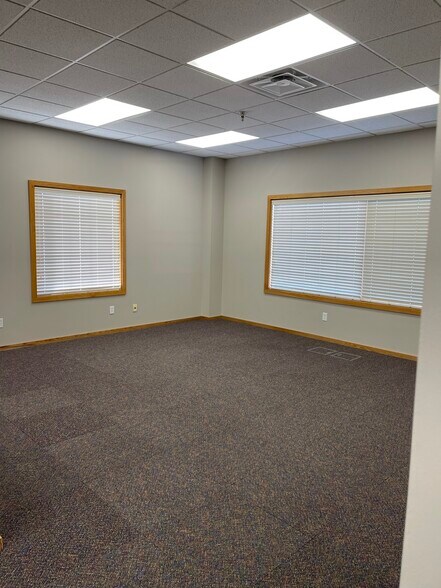 More Photos Of 12730 S Pflumm Rd, Olathe Office For Sale