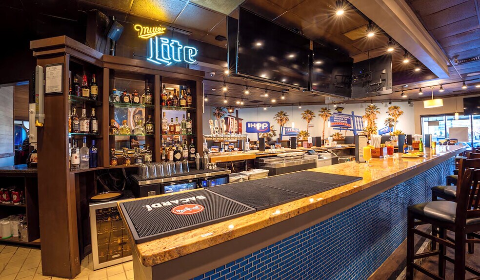 More Photos Of 1005 S Moorland Rd, Brookfield Hotel For Sale