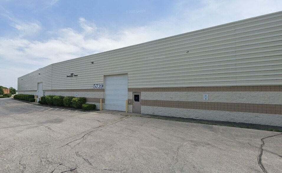 More Photos Of 5739 Professional Cir, Indianapolis Warehouse For Sale