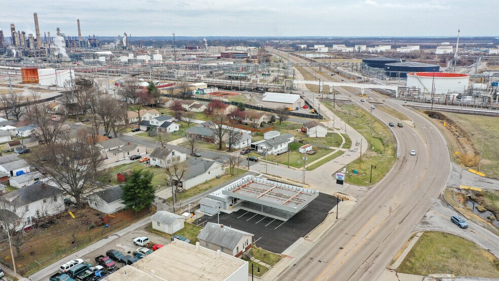 More Photos Of 711 S Central Ave, Roxana General Retail For Sale