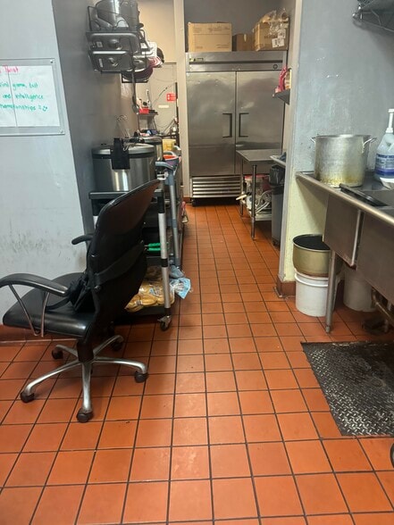 More Photos Of 8359 Elk Grove Florin Rd, Sacramento Storefront Retail Office For Lease