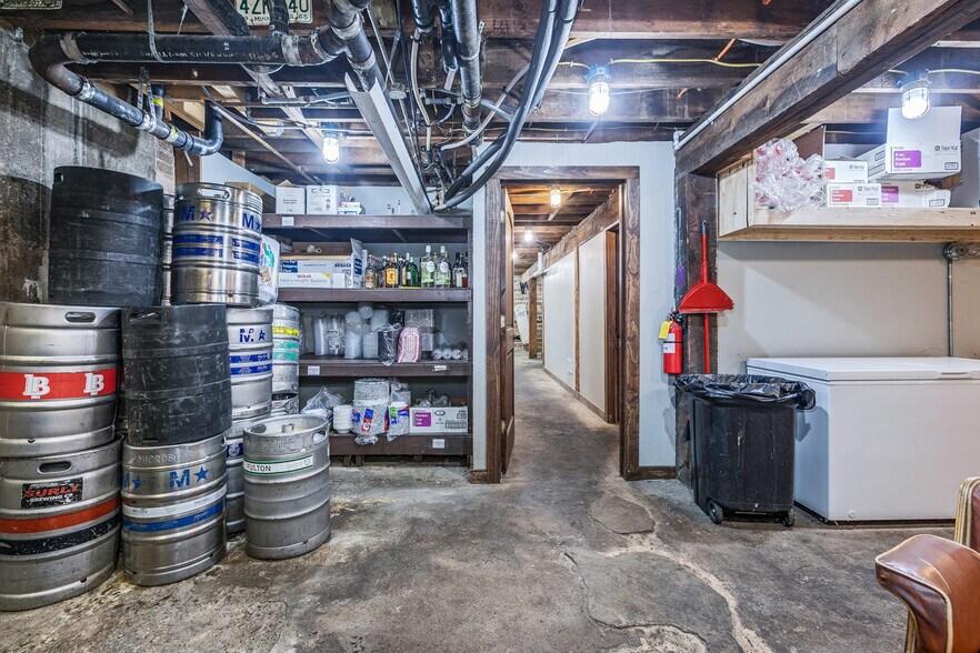 More Photos Of 328 5th Ave N, Bayport Restaurant For Sale