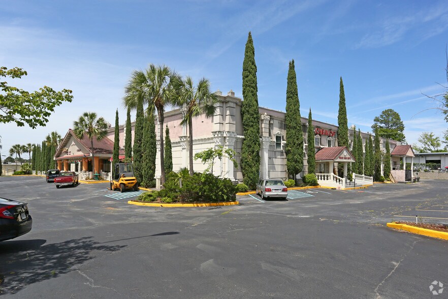 Primary Photo Of 2965 N Ashley St, Valdosta Freestanding For Sale