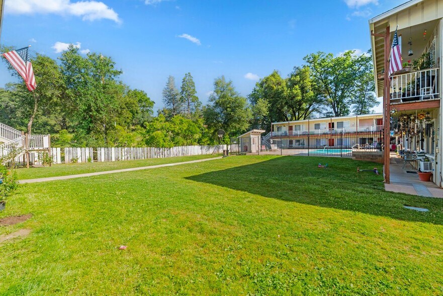 More Photos Of 311 Fairview Ln, Sonora Apartments For Sale