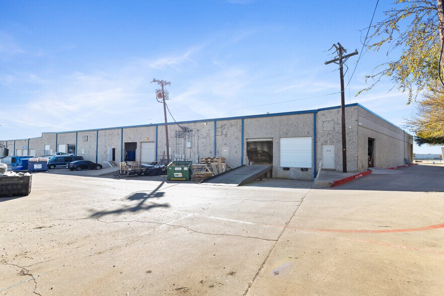 More Photos Of 16500-16530 Westgrove Dr, Addison Distribution For Lease