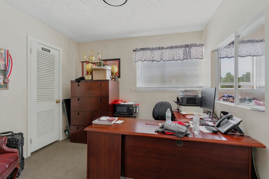 More Photos Of 3401 N Frazier St, Conroe Specialty For Sale