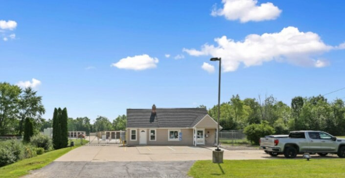 More Photos Of 10433 N Holly Rd, Holly Self Storage For Lease