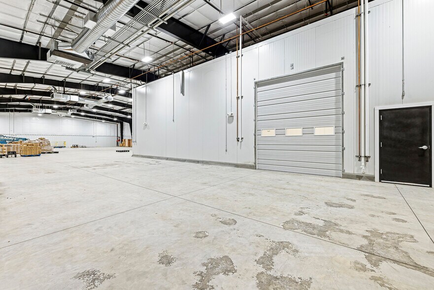 More Photos Of 1450 Enterprise Dr, Lemoore Warehouse For Sale