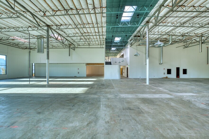 More Photos Of 6680 Cobra Way, San Diego Research And Development For Lease