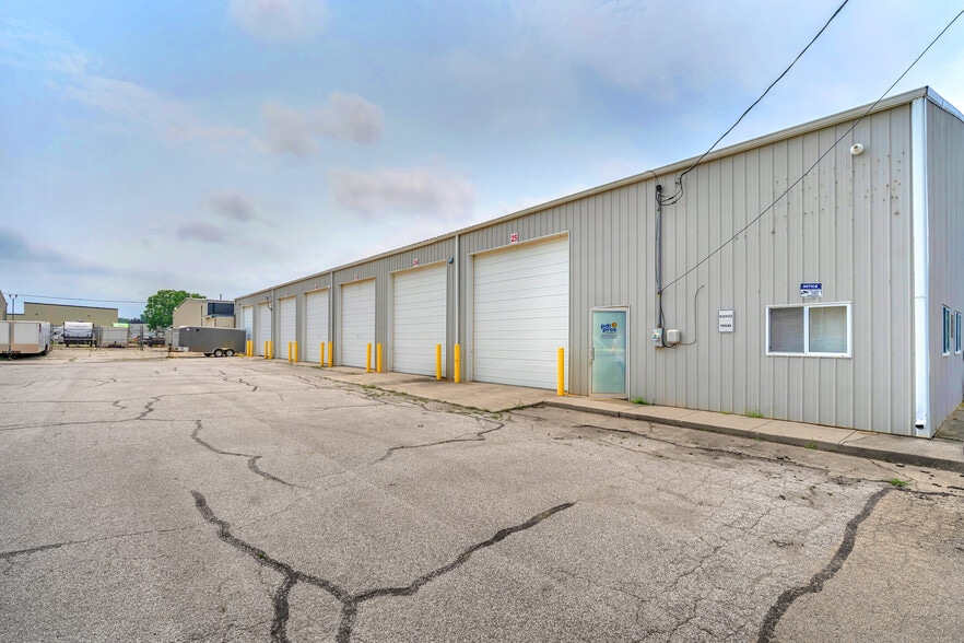 More Photos Of , Elkhart Unknown For Sale