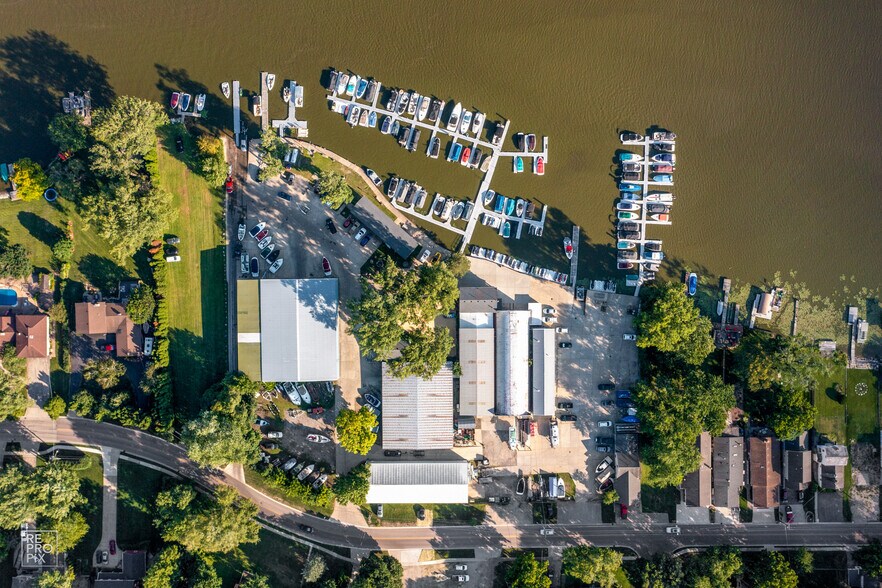 More Photos Of 811 N Harrison St, Algonquin Marina For Sale