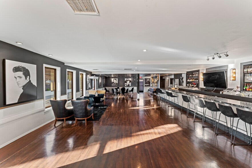 More Photos Of 281 W Main St, Ventura Storefront Retail Residential For Sale