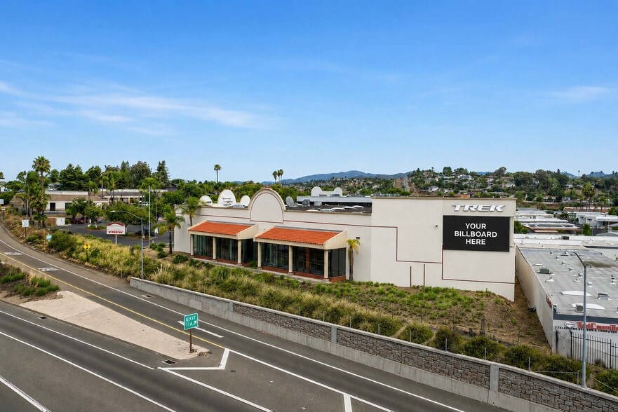 More Photos Of 1617 Capalina Rd, San Marcos Showroom For Lease