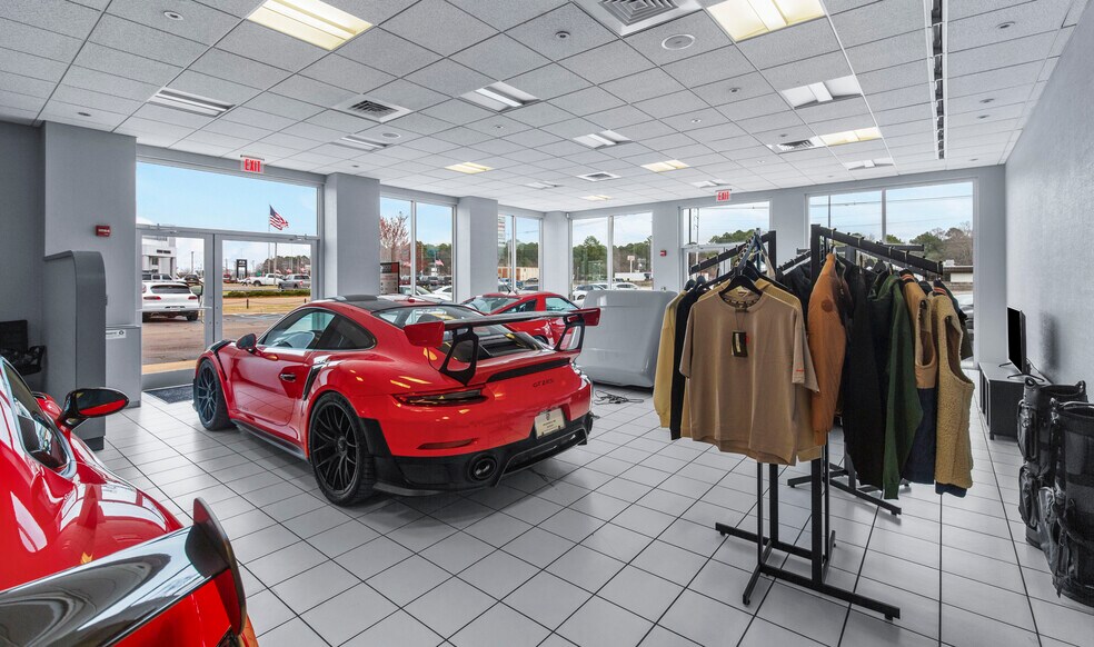 More Photos Of 5385 N I 55 St, Jackson Auto Dealership For Sale