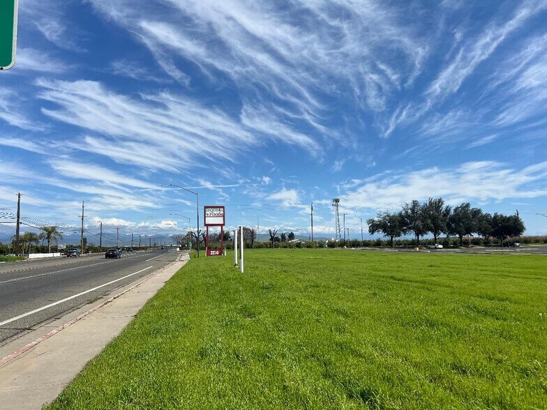 More Photos Of 2770 E El Monte Way, Dinuba Land For Sale