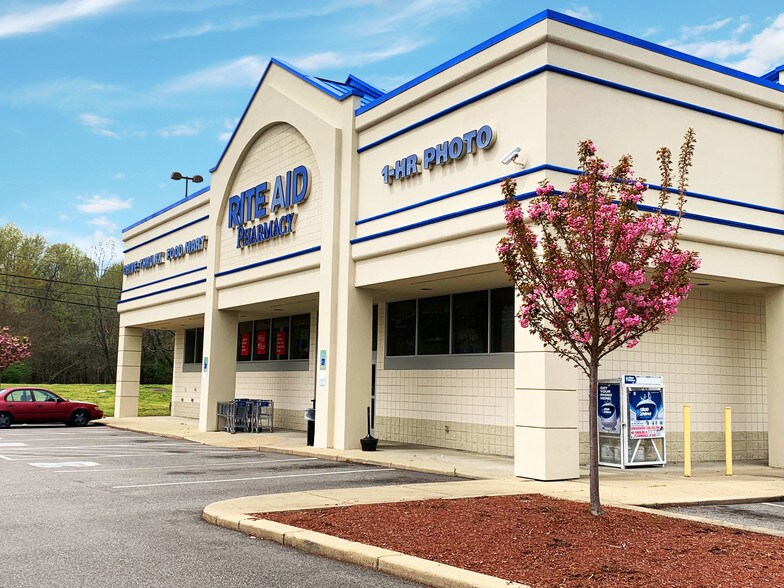 More Photos Of 1-60 Town Center Way, Hampton Unknown For Lease