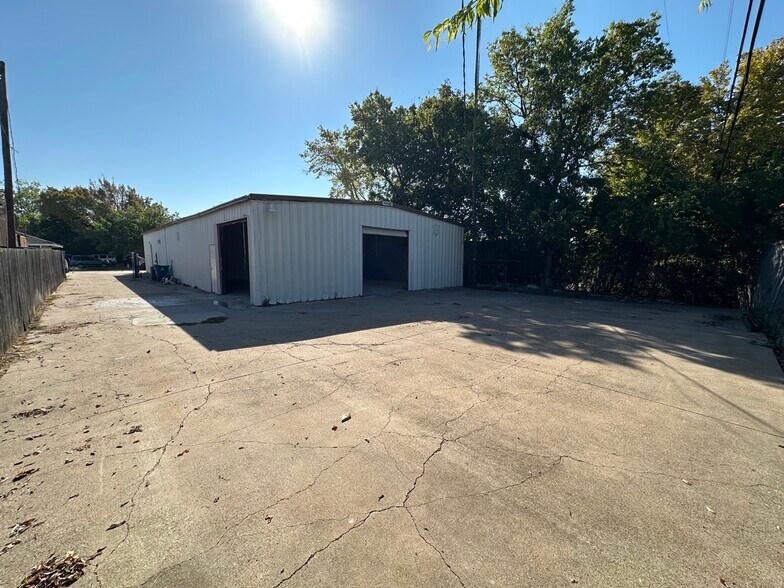 More Photos Of 5021 Gordon Smith Dr, Rowlett Warehouse For Lease
