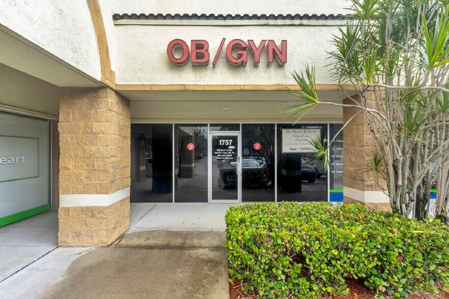 More Photos Of 1757 N University Dr, Pembroke Pines Storefront Retail Office For Lease