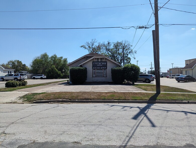 More Photos Of 2671 Broadway, Beaumont Freestanding For Sale