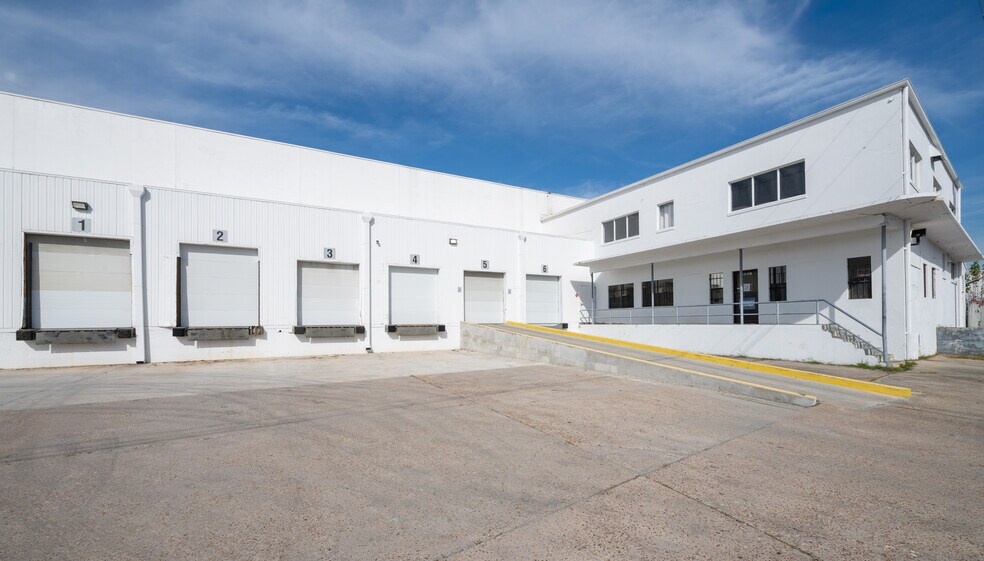 More Photos Of 2481 Dennis St, Jacksonville Manufacturing For Sale